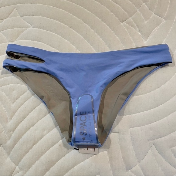 L*SPACE Breakers Reversible Cutout Bikini Bottom Grey Periwinkle Blue Small NWT - Picture 4 of 8